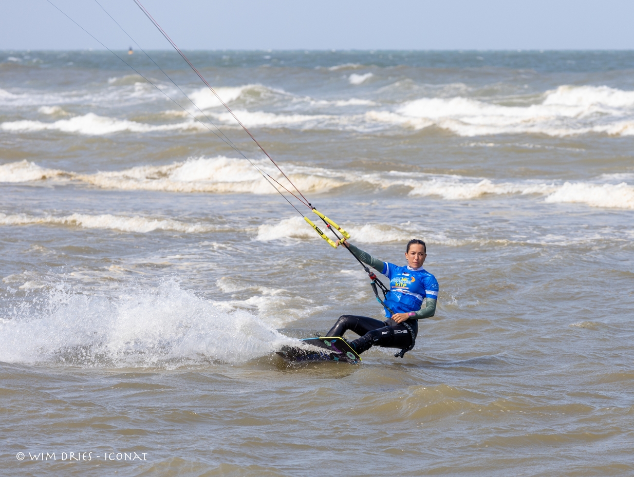 Kitesurfing